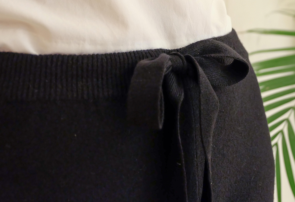 drawstring type of man's pants