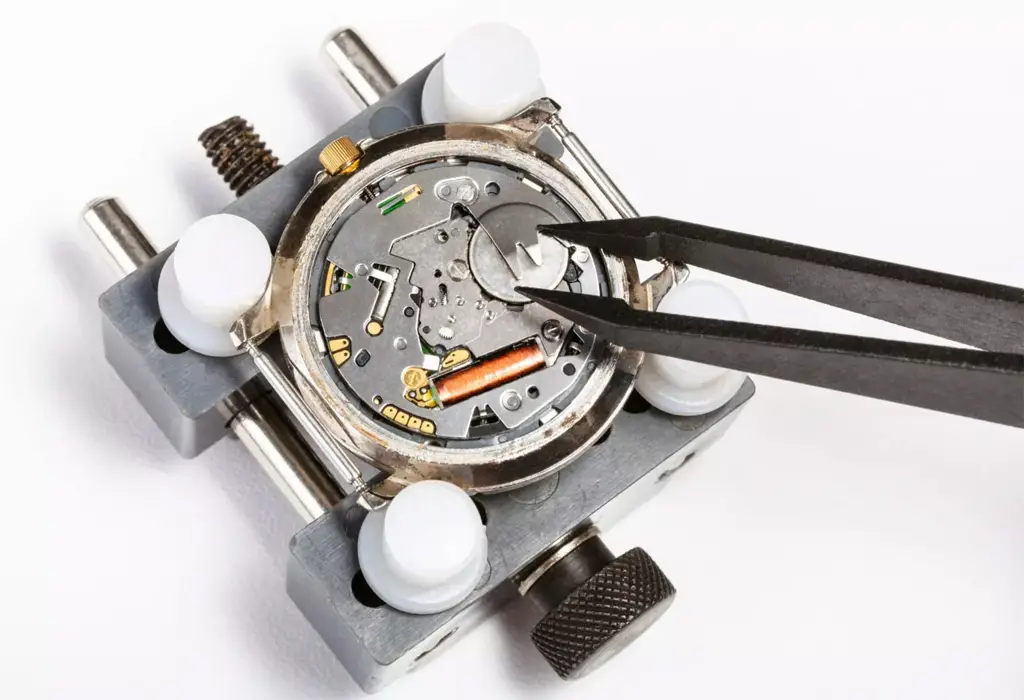 一个石英手表修理